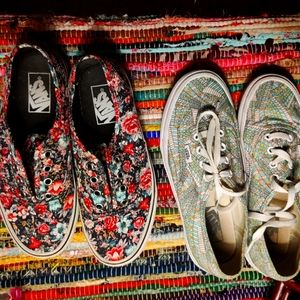 2 pairs of vans